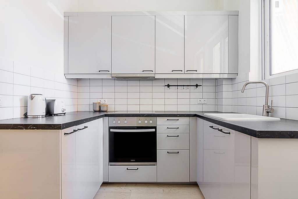 Cozy Flat With 1 Bedroom Next To Metro Station Ateny Zewnętrze zdjęcie