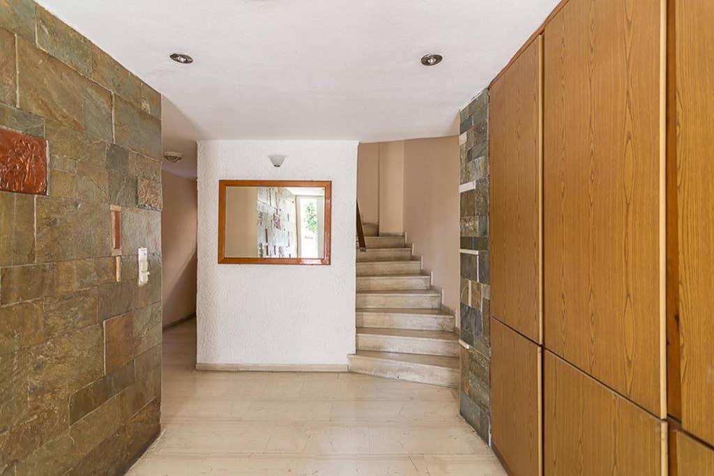 Cozy Flat With 1 Bedroom Next To Metro Station Ateny Zewnętrze zdjęcie